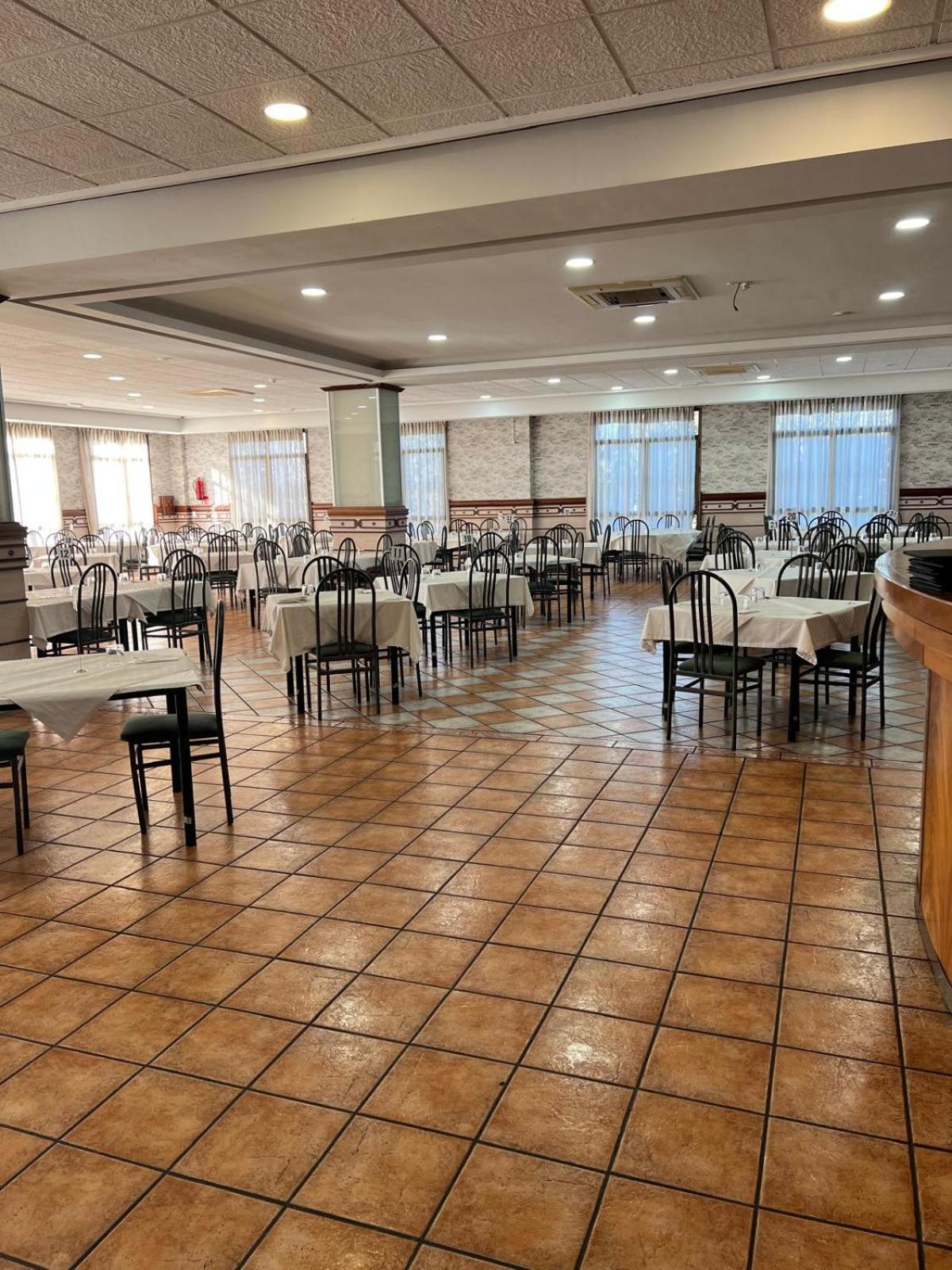 Hotel Restaurante Dama de Baza Exterior foto